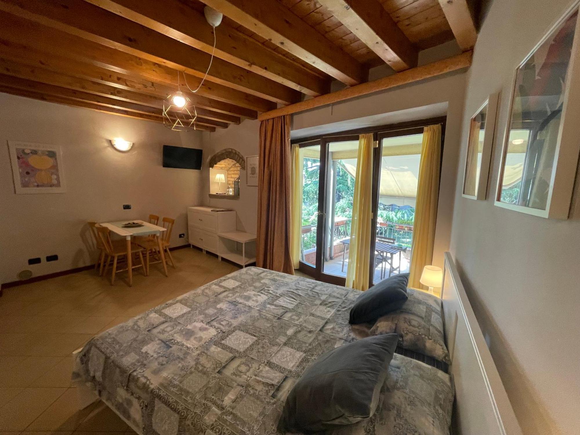 Villa Maria Apartments Moniga del Garda Exteriör bild