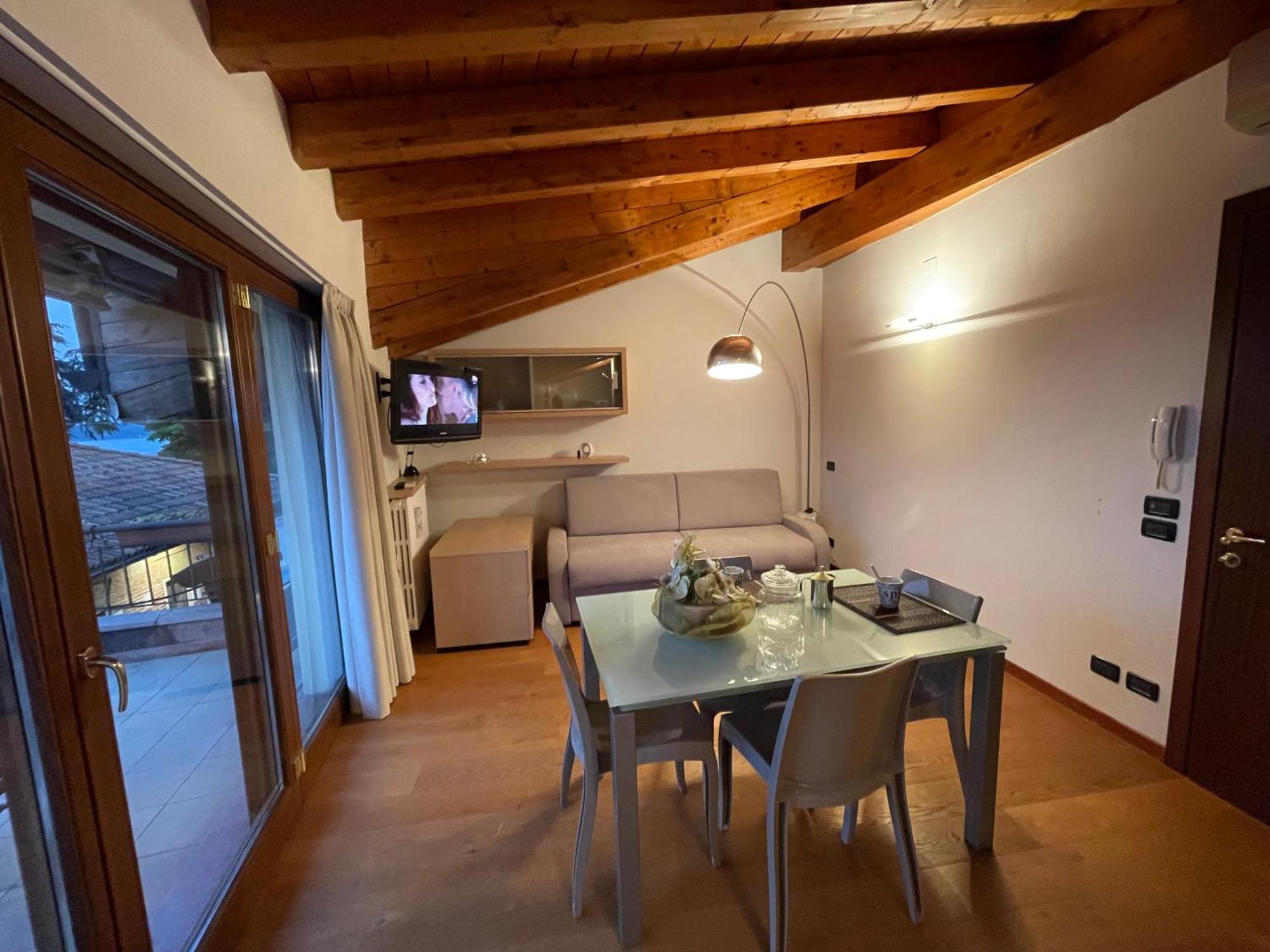 Villa Maria Apartments Moniga del Garda Exteriör bild