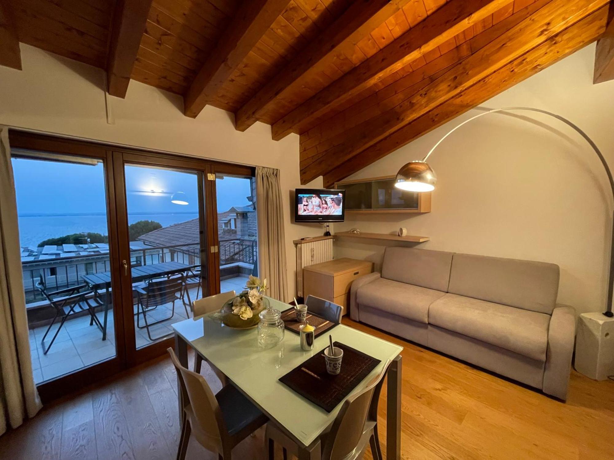 Villa Maria Apartments Moniga del Garda Exteriör bild